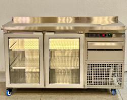 Стол холодильный GLACIER с боковым агрегатом, 2 стеклянные двери (1390*700*900)